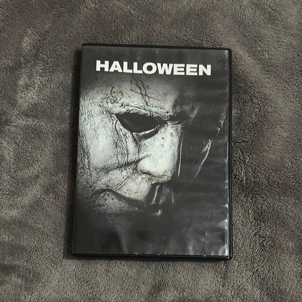 Universal Halloween DVD - Black and White Cover